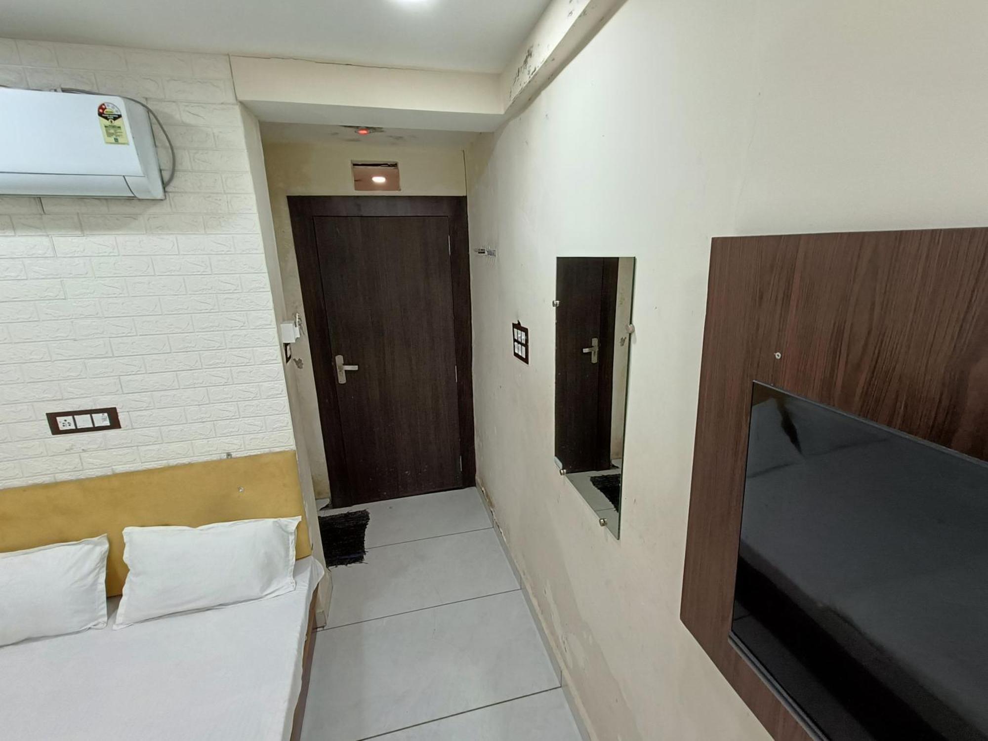 Hotel S Tower Ujjain Exterior foto