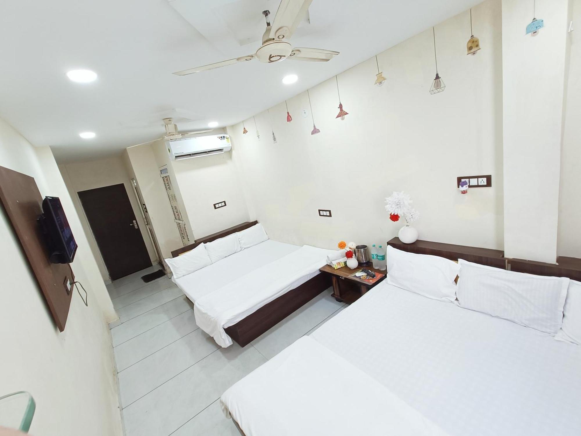 Hotel S Tower Ujjain Exterior foto